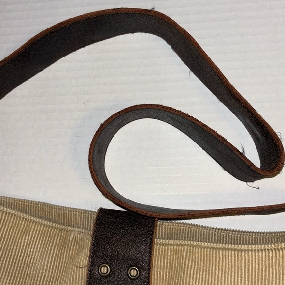 KANGOL BEIGE CORDUROY AND DARK BROWN LEATHER CROSSBODY/MESSENGER BAG ADJUSTABLE - Picture 4 of 14